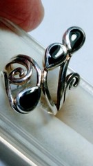 FETCHING STERLING SILVER .925 WITH BLACK ONYX RING IN SIZE 5.75-6.0