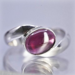 Size 5, vintage Sterling 925 silver handmade band ring with garnet