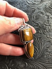 Artisan Southwest Tiger’s Eye Deep Golden Hues Totem Pendant Ornate Bezel 2.5″