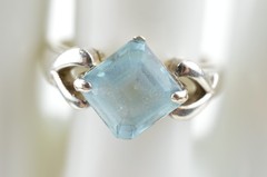 Vintage 925 Sterling Silver Blue Topaz Ring Size 7.75 Kite Set Square Cut 3.9g