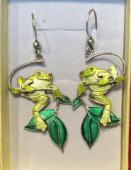 Vintage Sterling Silver .925 Enamel Green Tree Frog on Stem Earrings 1 1/2″ D