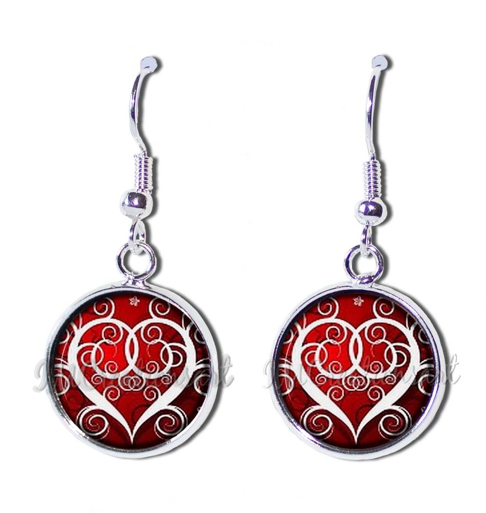 Baroque Scrolled Valentine Heart – Handmade Resin Dangling Earrings 16mm SIZE