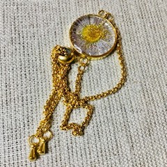 Handmade Jewelry Set with Real Daisy Flowers in Resin | Earrings and bracelet