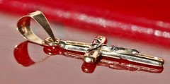 10k gold multi tone pendant 1.0″ crucifix cross 0.40ct natural white topaz 0.7gr