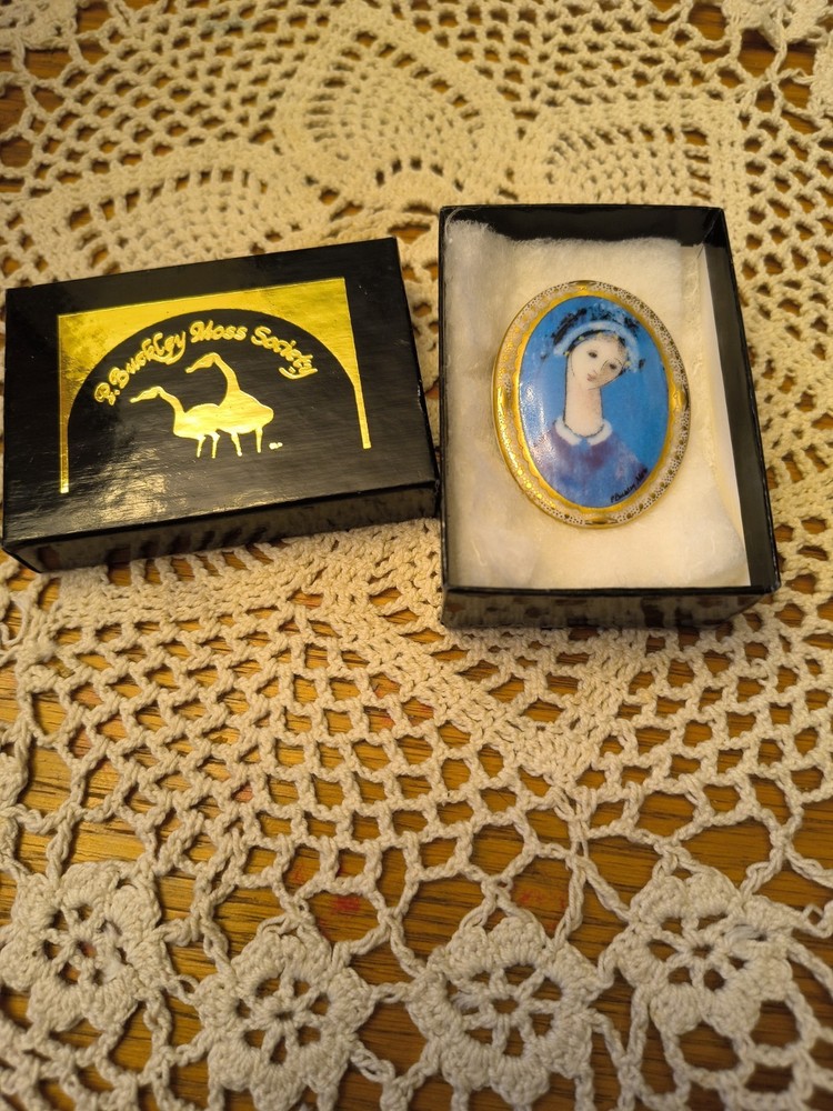 P.Buckley Moss Blue Madonna 1997 Tenth Anniversary Porcelain Pendant/Brooch