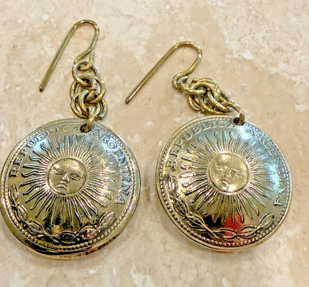 20mm SOL ARGENTINA 1 PESO SUN FACE COIN DOME DANGLE EARRINGS GOLD/BRASS-TONE