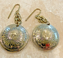 20mm SOL ARGENTINA 1 PESO SUN FACE COIN DOME DANGLE EARRINGS GOLD/BRASS-TONE