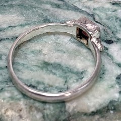 NATURAL GARNET IN STERLING SILVER Bezel Square bead design Ring 8.5 1F