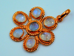 Handcrafted Copper Designer Retro Chakra Pendant Rose Cut Rainbow Moonstone Gems