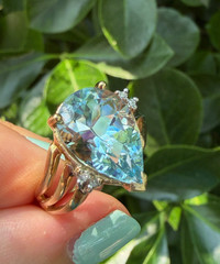 VINTAGE 10K YELLOW GOLD LARGE PEAR CUT AQUAMARINE COLOR BLUE TOPAZ DIAMOND RING