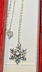 Vintage Sterling Silver .925 JDC Sparkling Snowflake 3/4″ Diameter Necklace 20″L