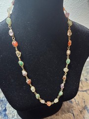 ✨ VTG Artisan Boho Wire-Wrapped Multi Gemstone Chip Gold Tone 24″ Necklace 🌿