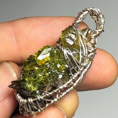 Green Zincite Crystal Pendant (z2496)