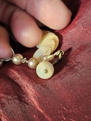 VTG JAPAN MOTHER OF PEARL TEARDROP Carved LEAF NECKLACE 18″