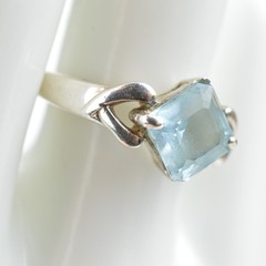 Vintage 925 Sterling Silver Blue Topaz Ring Size 7.75 Kite Set Square Cut 3.9g