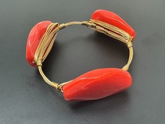 HANDMADE Wire Wrapped Bracelet Womens Red Acrylic Stone Beads Gold Tone 2.25″