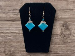 Avante Jewelry Aqua Faux Turquoise SQUARE Beaded Dangle Pierced EARRINGS 1.75 in