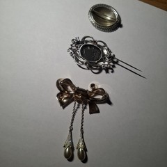 Sterling silver vintage brooch Pin lot Bow Lot Of 3. 46.8 grams Costume jewelry.