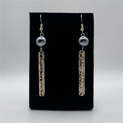 Hawaiian Etched Bar Dangle Earrings Gray Pearl Gold Tone Made in Hawaii