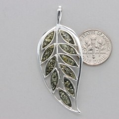 Green BALTIC AMBER Leaf Pendant – 925 STERLING SILVER – Poland – Natural #1910e