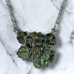 Vintage Iridescent Abalone Shell Inlay Rose Flower Pendant Silver Tone Necklace
