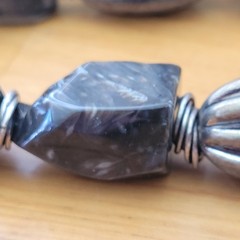 Chunky Agate Stone Necklace Silver Tone Ribbed Beads Toggle Clasp Artisan Boho