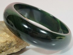 Vintage Natural Nephrite Jade Bangle Dark Green Black Veining 69grams 2cm