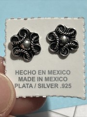 Made In Mexico Unsigned Taxco sterling silver flower Stud earrings (FL3)9mm