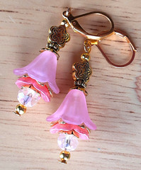 PINK PEACH acrylic FLOWER with ROSE CRYSTAL earring GP color LEVER BACK 722