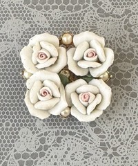 Vintage porcelain Roses Brooch Pin. / Gold Tone Metal W/ faux pearls