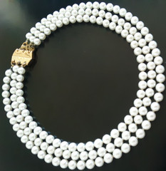 3 STRAND BIG WHITE PEARL NECKLACE Classy Costume Jewelry NEW Terrisbooks