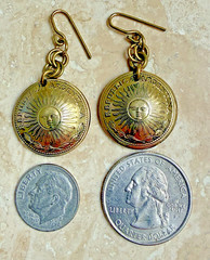 20mm SOL ARGENTINA 1 PESO SUN FACE COIN DOME DANGLE EARRINGS GOLD/BRASS-TONE