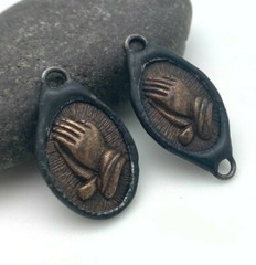 Oval Praying Hands Soldered Pendant or Connector (SMP75)