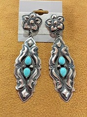 Sterling Silver .925 Navajo artist Yazzie Kingman Turquoise .75 x 2.75 Earrings