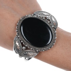 6.25″ 40’s-50’s Navajo Twisted and stamped sterling silver cuff bracelet with o