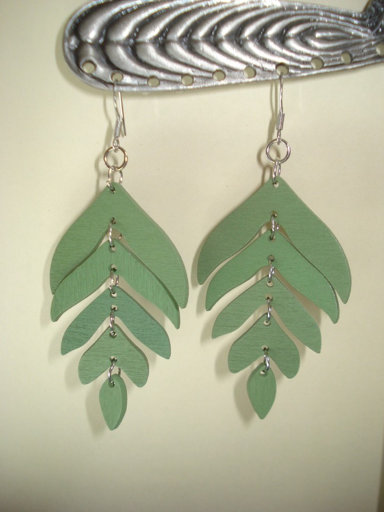 3 1/4″ Drop Dangle Green Wood Articulating Flowing Leaf Silver Plate Earrings