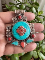 Vintage Style Handcrafted Howlite Turquoise & Coral Pendant Set In Silver 33 gr