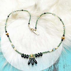 Holly Yashi Green Blue Beaded Black Dagger Crystal Necklace 16″ Delicate Choker