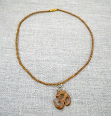 Om Pendant Necklace – Spiritual Sandalwood Beads Necklace Perfect Yoga Gift 18″