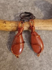 UNIQUE SMALL COPPER GOLD STONE BEADS/AMBER COPPER SLEEK WAVE WIRE WRAP EARRINGS