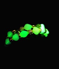 Uranium Czech glass bead pair of 7″ gold tone coil wire bracelets, no clasp