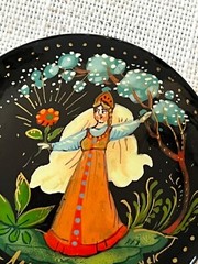 VINTAGE RUSSIAN H/PAINTED BLACK LACQUER BROOCH PIN “Red flower” fairytale…