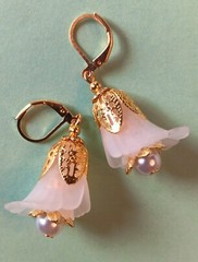 WHITE TRUMPET FLOWER Filigree & Glass Pearl ACRYLIC earring GP LEVER BACK XX