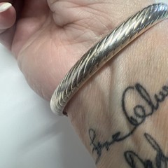 Italian Milor sterling silver ribbed textured 925 hinged bangle, bracelet 7”