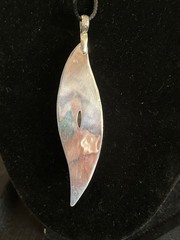 Crystal opal, from Andamooka, 0.7 ct Sterling Silver Gum Leaf Shape