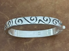 Pretty Vintage Zina Of Beverly Hills Swirl Hinged 925 Bangle Bracelet 6 3/4” In
