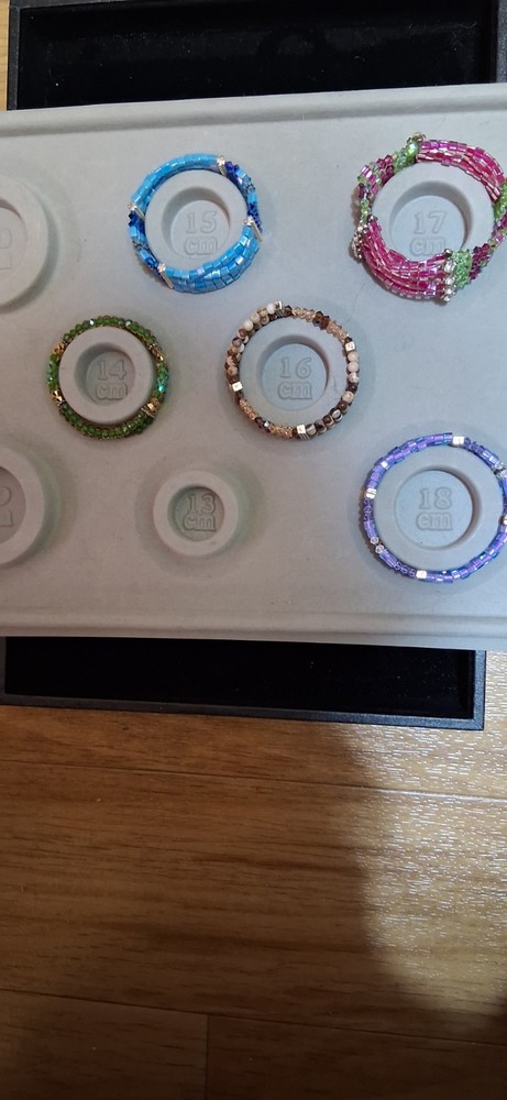 Lot of 5 Multicolor Beaded stretch bracelets 5 .00 each or all 5 for 20.00