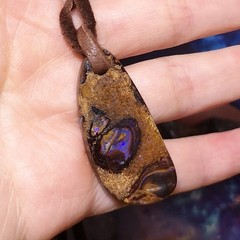 48cts Australian Boulder Opal genuine leather Necklace Beautiful pattern