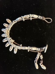Unode50 SILVER SHELLS Bracelet. NWOT