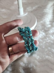 Handmade Boho Turquoise-Style Chip Memory Wire Wrap Bracelet – Multi-Row Stack